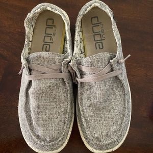 Wendy Hey Dudes Linen Iron Grey. Size 9. Lightly worn. Always worn with socks.